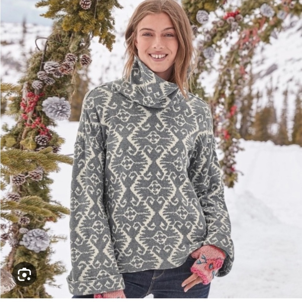 Sundance Cowl Neck Sweater Grey & White Ikat Tribal Print Pattern Bell Sleeve